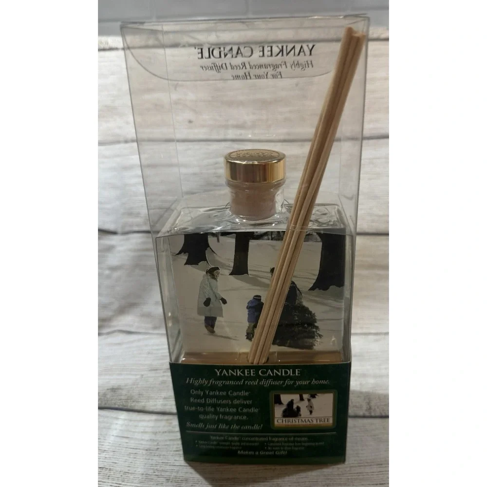 NIB Yankee Candle 3 oz Reed Diffuser Christmas Tree Hand Decorated Glass NEW